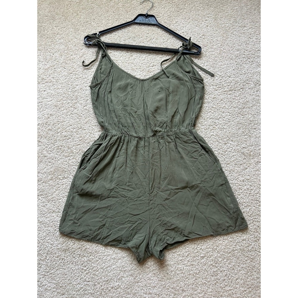 BCBGMaxAzria V-Neck elastic waist green Adjustable strap Romper one-piece Sz XS
